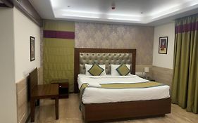 Hotel Luxury Residents - Family Friendly Hotel, Free Shuttle